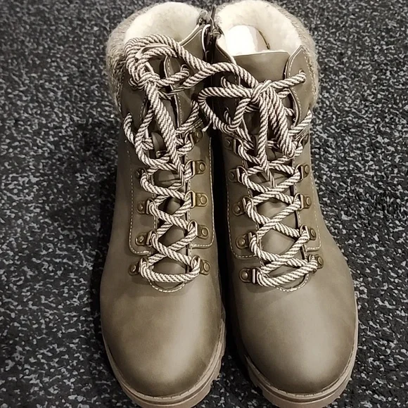 Falls Creek Ankle Boot NWT - Picture 2 of 5